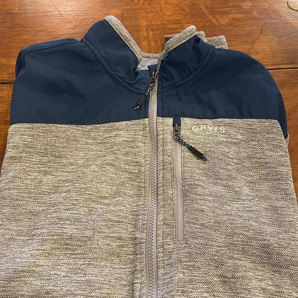 Men’s full zip light weight jacket